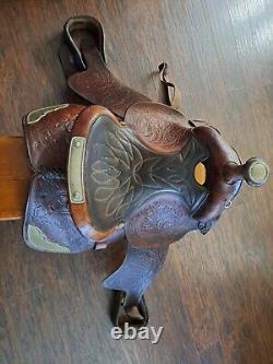 Vintage SIMCO 5567 Western Horse Saddle With Metal Trim