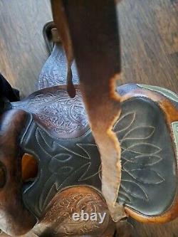 Vintage SIMCO 5567 Western Horse Saddle With Metal Trim