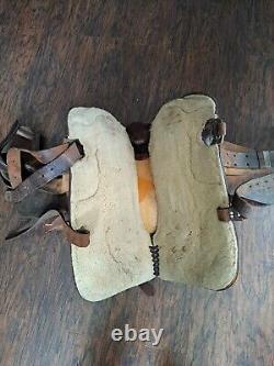 Vintage SIMCO 5567 Western Horse Saddle With Metal Trim