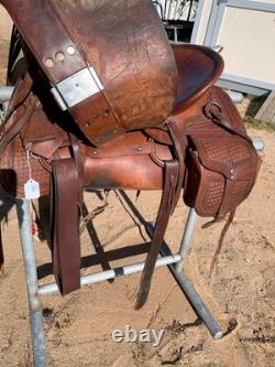 Vintage SIMCO/CRATES High Back Western Saddle Built in Saddle Bags Basket Stamp