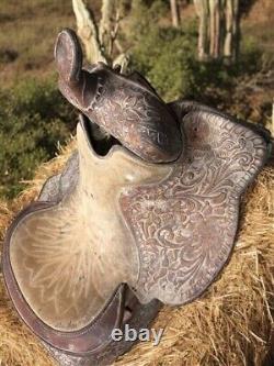 Vintage Tooled Leather Horse Saddle, 15 Seat, Western Ranch Farm Decor C