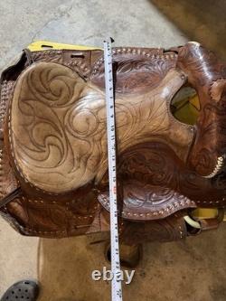 Vintage Tooled Leather Western Trail Horse Saddle With Shearling Bottom B
