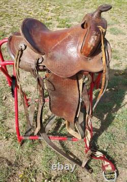 Vintage Walter L. Newell St. Louis Mo. Round Skirt Western Saddle 14 Seat