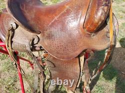 Vintage Walter L. Newell St. Louis Mo. Round Skirt Western Saddle 14 Seat