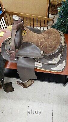 Vintage Western Horse Pleasure / Trail Saddle w Silver Stars & Trim Sterling