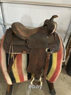 Vintage Western Horse Saddle 15.5