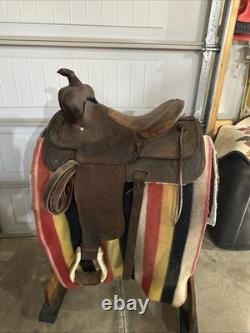 Vintage Western Horse Saddle 15.5