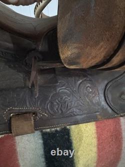 Vintage Western Horse Saddle 15.5