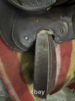 Vintage Western Horse Saddle 15.5
