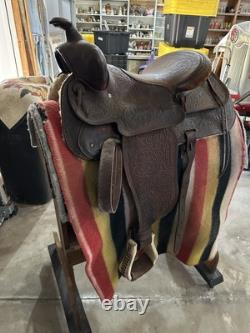 Vintage Western Horse Saddle 15.5