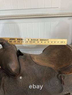 Vintage Western Horse Saddle 15.5
