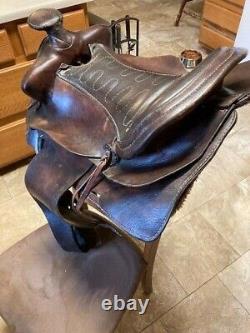 Vintage Western Leather Horse Riding Saddle. 16