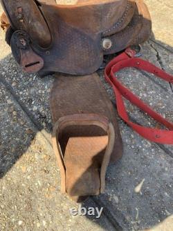 Vintage Western Leather Saddle Tooled Brown Horse Saddle-Used / Display / Repair