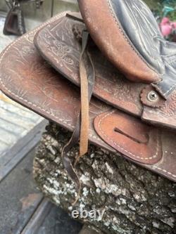 Vintage Western Saddle 15 Brown Tooled Leather Stirrups Horse Riding Cowboy