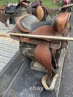 Vintage Western Saddle 15 Brown Tooled Leather Stirrups Horse Riding Cowboy