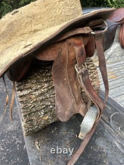 Vintage Western Saddle 15 Brown Tooled Leather Stirrups Horse Riding Cowboy