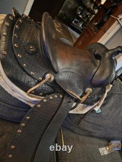Vintage Western Saddle Basketweave Tooling & Brass Studs