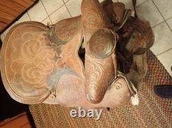 Vintage Western Tooled Leather Horse Saddle 15 seat size