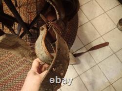 Vintage Western Tooled Leather Horse Saddle 15 seat size