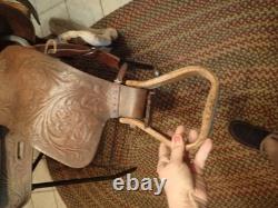 Vintage Western Tooled Leather Horse Saddle 15 seat size