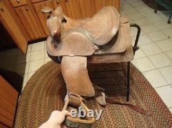 Vintage Western Tooled Leather Horse Saddle 15 seat size