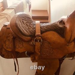 Vintage Western Trail Pleasure Horse Saddle Model 821 Hand Tooled Oak Leaf Pad