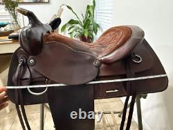 Well loved western saddle looking for its new rider 15 in seat