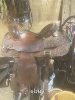Western Horse Saddle with Leather Floral Design, 16 Seat