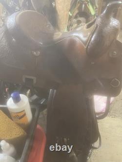 Western Horse Saddle with Leather Floral Design, 16 Seat