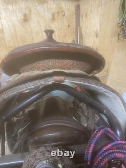Western Horse Saddle with Leather Floral Design, 16 Seat