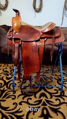 Western Ranch Saddle 14.5 seat 7 gullet