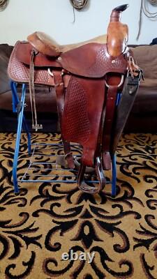 Western Ranch Saddle 14.5 seat 7 gullet