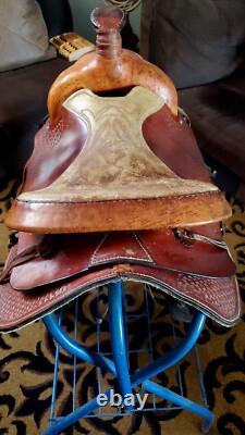 Western Ranch Saddle 14.5 seat 7 gullet