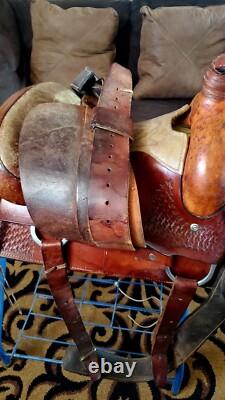 Western Ranch Saddle 14.5 seat 7 gullet