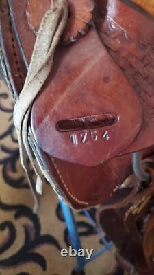 Western Ranch Saddle 14.5 seat 7 gullet