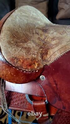 Western Ranch Saddle 14.5 seat 7 gullet