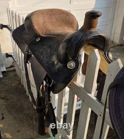 Western Saddle 17 Seat & 6 Gullet