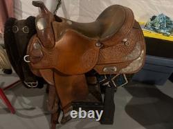 Western Saddle 17 inch, beautiful tooling