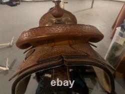 Western Saddle 17 inch, beautiful tooling