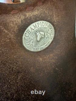 Western Saddle Champion Turf Equitation 15.5 Hand Tooled & Saddle Bag Excellent