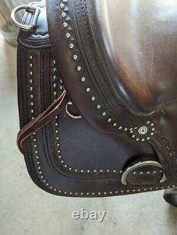 Western Saddle Circle Y flextree size 16 grirth included. Studded