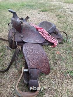 Western Style Saddle Horseback Riding With Etching Design Leather