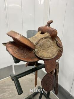Western Tooled Leather Saddle 15 Seat Brown USA Stirrups Very Good Condition
