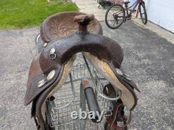 Western pleasure show saddle