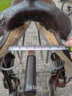 Western pleasure show saddle
