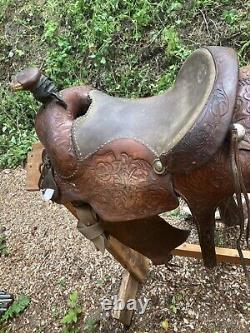 Western roping saddle, used, flaws, see pics for measurements & condition