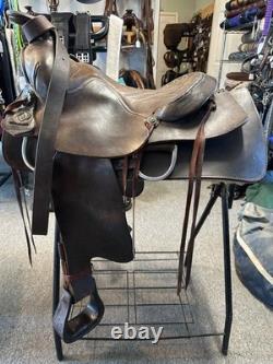 Western saddle 15.5 seat 6.5 gullet SQHB