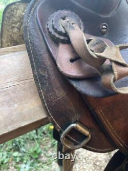 Western saddle, Utahn brand, flaws, see pics for measurements & condition