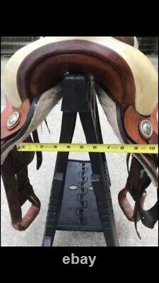 Western saddle extra wide gullet 16.5 Seat