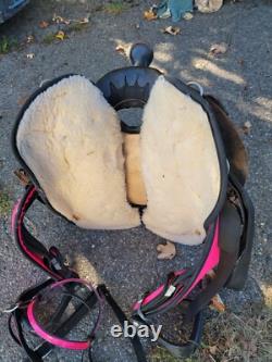 Western saddle sets